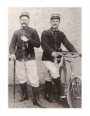 1914-Gendarme en vélo