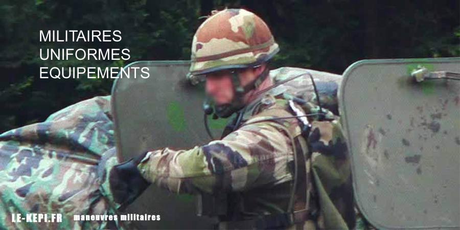 uniforme et équipements militaires